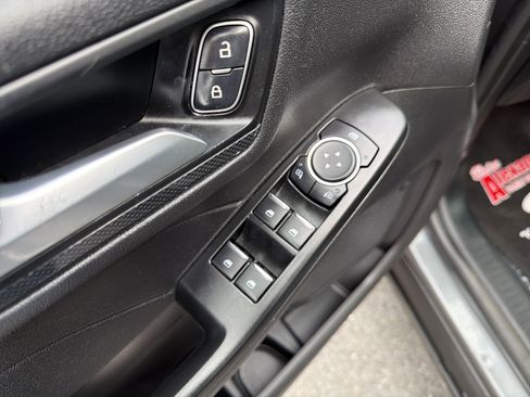 Used 2025 Ford Escape ST-Line image 18