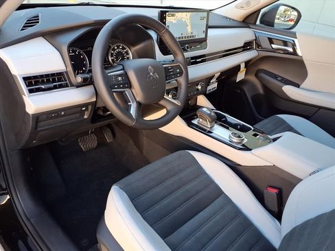 Used 2026 Mitsubishi Outlander SE AWD/4WD image 12