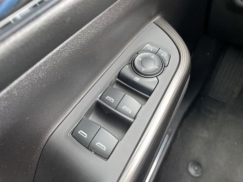 Used 2023 GMC Acadia SLT image 26