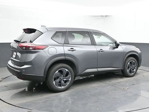 Used 2025 Nissan Rogue SV FWD image 11