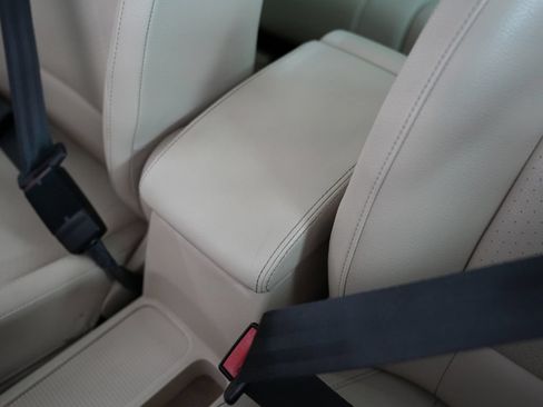 Used 2010 Volkswagen Tiguan SE AWD/4WD image 26