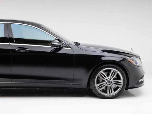 Used 2019 Mercedes-Benz S 560 Sedan image 23