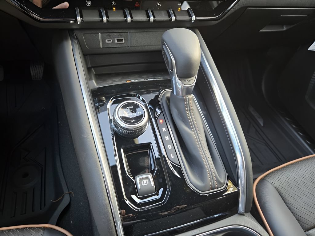 New 2026 GMC Canyon AT4 w/ Technology Plus Package AWD/4WD image 15