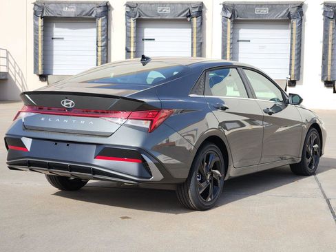 New 2026 Hyundai Elantra SEL Sport Premium image 4