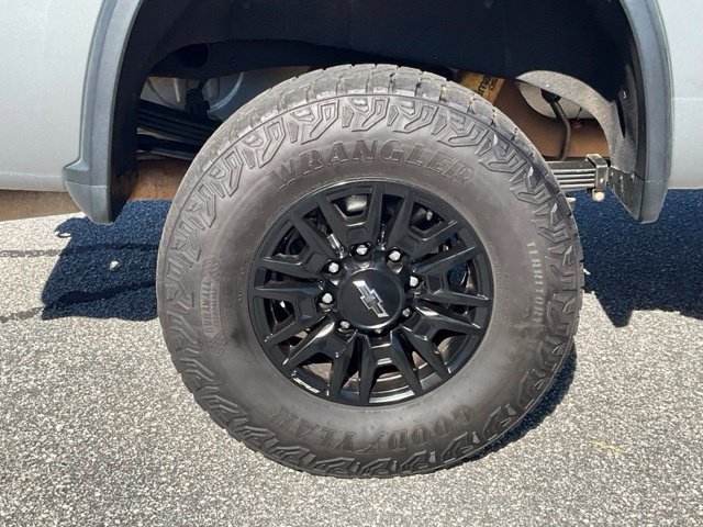 Used 2024 Chevrolet Silverado 2500 ZR2 w/ Technology Package AWD/4WD image 27