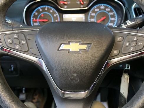 Used 2017 Chevrolet Cruze LT FWD image 19
