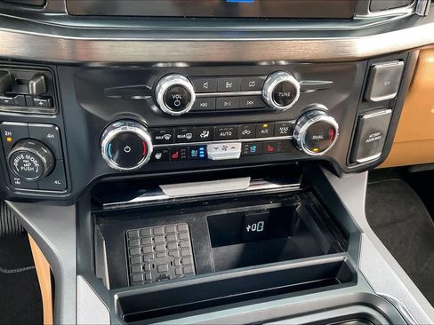 Used 2024 Ford F250 Lariat w/ Lariat Ultimate Package image 31