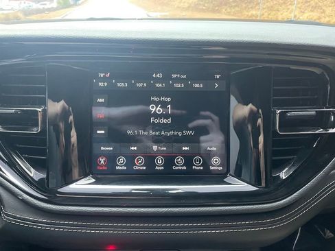 Used 2022 Dodge Durango GT image 17