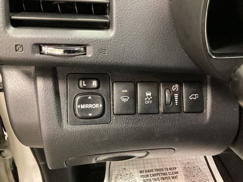 Used 2013 Toyota Highlander SE image 19