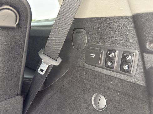 Used 2012 Mercedes-Benz GL 550 4MATIC image 31