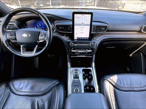 Certified 2020 Ford Explorer Platinum w/ Premium Technology Package image 13