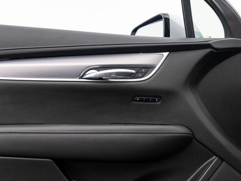 New 2025 Cadillac XT6 Luxury image 15