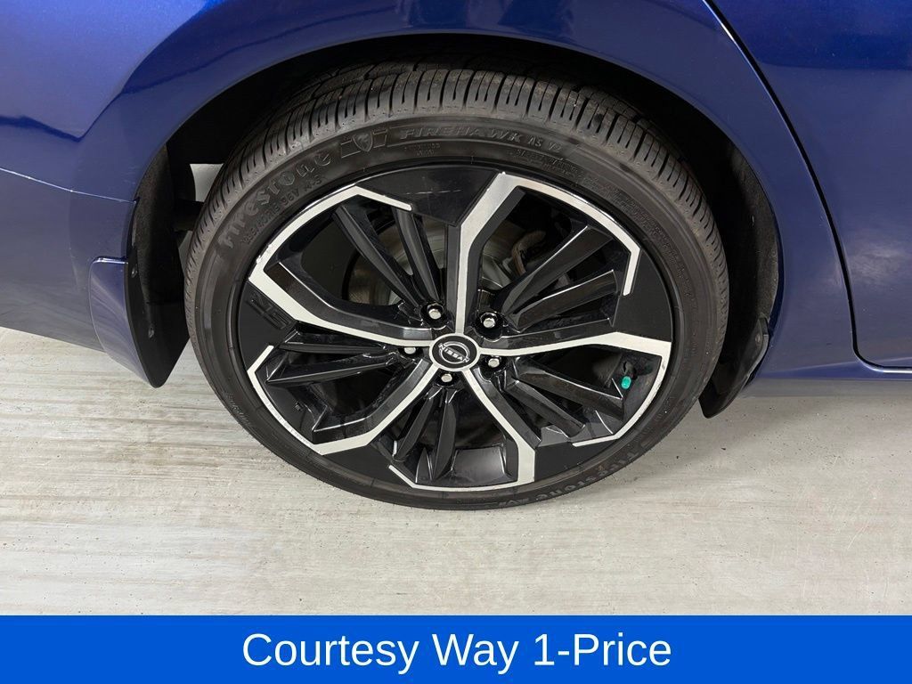 Used 2024 Nissan Altima 2.5 SR FWD image 13