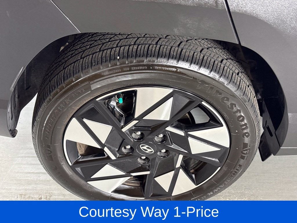 Used 2025 Hyundai Kona SEL FWD image 13