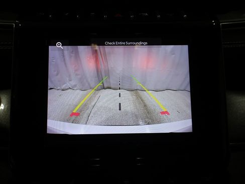 Used 2023 Jeep Grand Cherokee L Laredo image 29