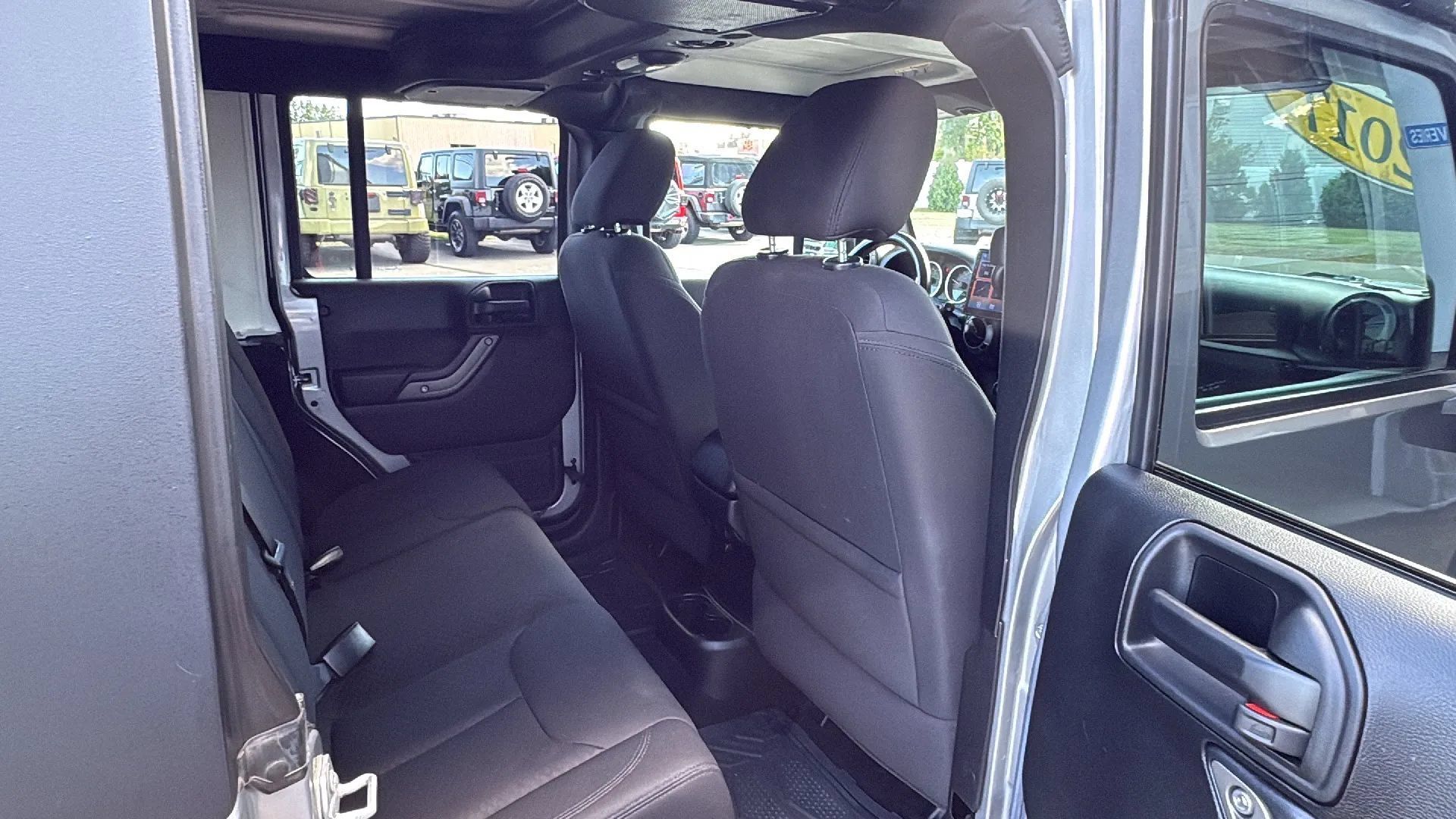 Used 2017 Jeep Wrangler Unlimited Sport w/ Quick Order Package 24S AWD/4WD image 21