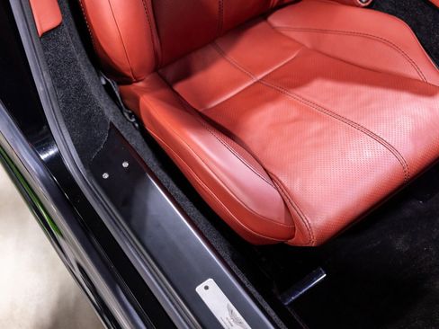 Used 2014 Aston Martin V8 Vantage Roadster RWD image 32