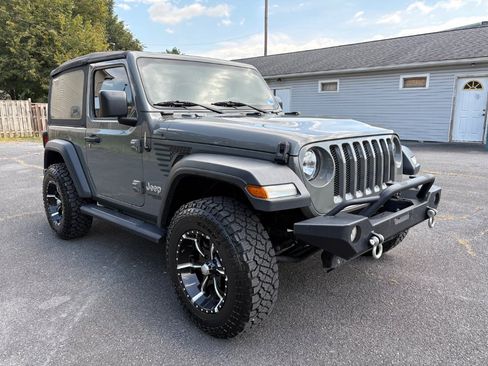 Used 2021 Jeep Wrangler Sport AWD/4WD image 3