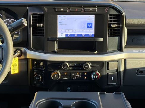 Used 2024 Ford F250 XL w/ XL Chrome Package image 13