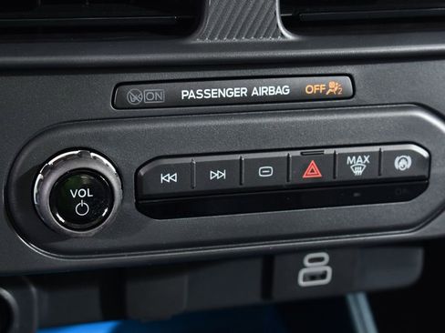 New 2025 Ford Maverick XLT w/ XLT Luxury Package image 28