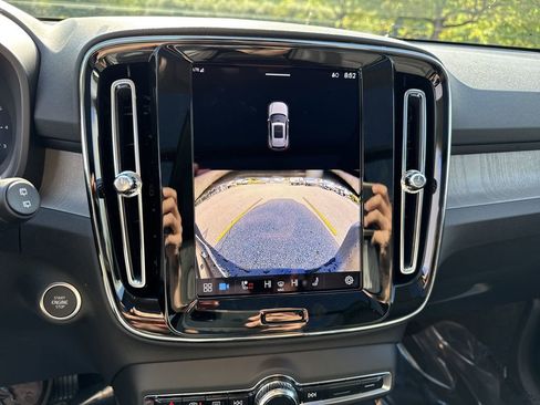 New 2025 Volvo XC40 B5 Core w/ Protection Package Premier image 23