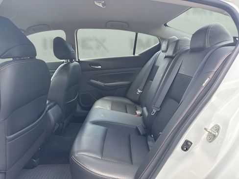 Used 2020 Nissan Altima 2.5 SR FWD image 11