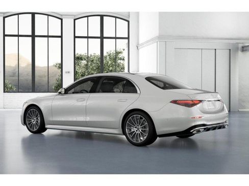 Certified 2022 Mercedes-Benz S 500 4MATIC w/ AMG Line Package image 41