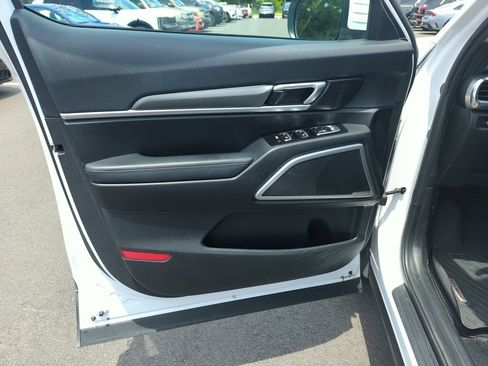 Used 2022 Kia Telluride LX FWD image 18