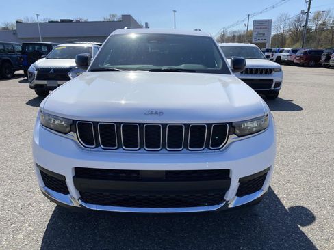 Certified 2025 Jeep Grand Cherokee L Laredo w/ Trailer Tow Package AWD/4WD image 9