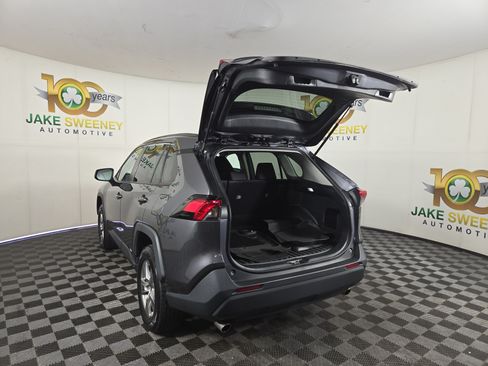 Used 2022 Toyota RAV4 LE AWD/4WD image 32
