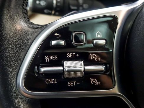 Used 2022 Mercedes-Benz GLC 300 4MATIC w/ Premium Package Lite image 16