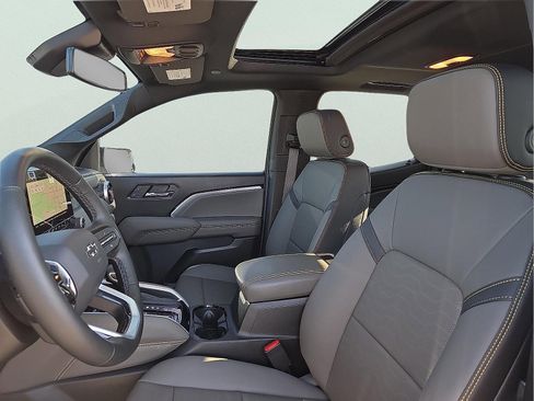 Used 2024 Chevrolet Colorado ZR2 w/ ZR2 Convenience Package III image 13