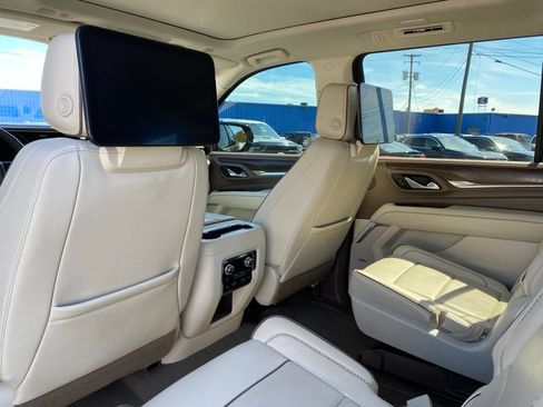 Used 2024 GMC Yukon XL Denali AWD/4WD image 17