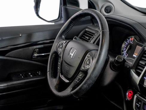 Used 2018 Honda Pilot Elite image 12