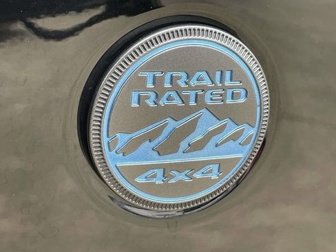 Used 2025 Jeep Wrangler Unlimited Sahara w/ Safety Group image 9