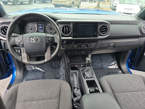 Used 2017 Toyota Tacoma TRD Off-Road w/ Tow Package image 21