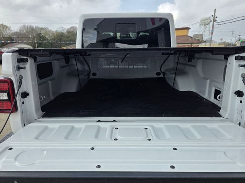 Used 2026 Jeep Gladiator Mojave image 6