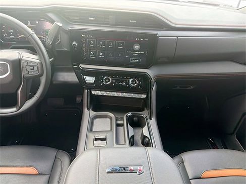 Used 2025 GMC Sierra 2500 AT4 w/ AT4 Premium Plus Package image 18