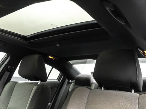 Used 2015 Dodge Charger SXT image 29