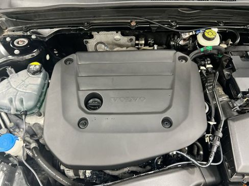 Used 2023 Volvo XC40 B5 Core AWD/4WD image 24