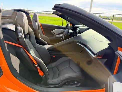 Used 2024 Chevrolet Corvette Stingray Premium Conv w/ Z51 Performance Package RWD image 9