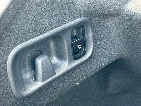 Used 2025 Mercedes-Benz C 300 Sedan w/ Exclusive Trim Package image 49