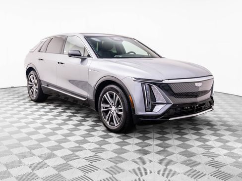 New 2026 Cadillac Lyriq Luxury RWD image 7