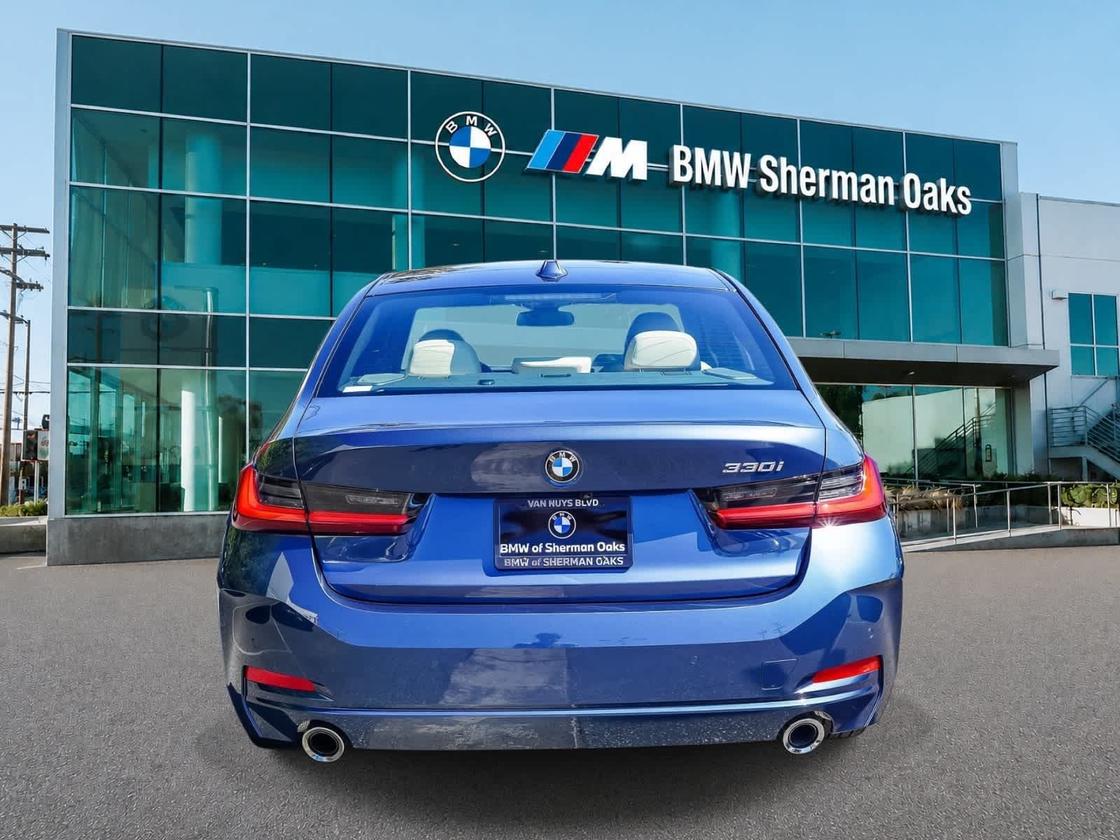 Used 2026 BMW 330i Sedan w/ Premium Package RWD image 5