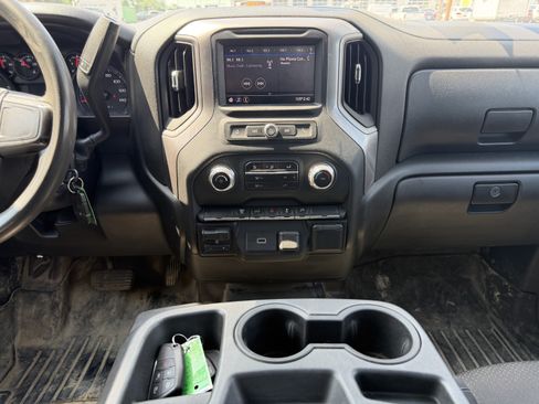 Used 2020 GMC Sierra 2500 4x4 Regular Cab w/ Convenience Package image 18
