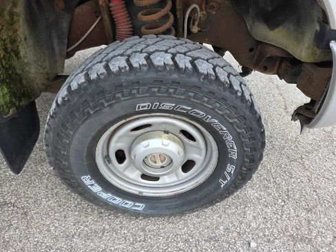 Used 2012 Ford F250 XL AWD/4WD image 9