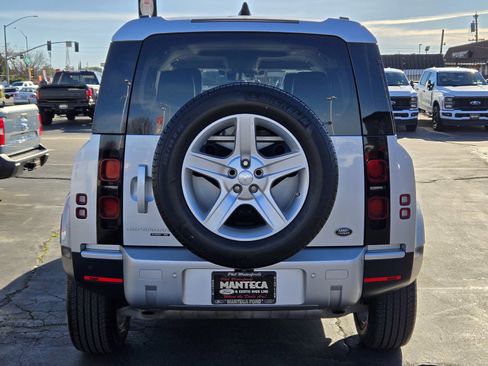 Used 2020 Land Rover Defender 110 SE image 6