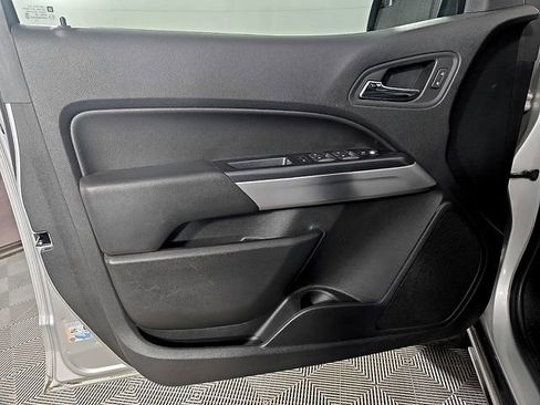 Used 2020 Chevrolet Colorado LT RWD image 11