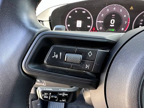 Certified 2024 Porsche Cayenne Coupe AWD/4WD image 26