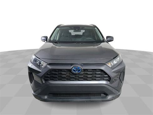 Used 2021 Toyota RAV4 LE image 3